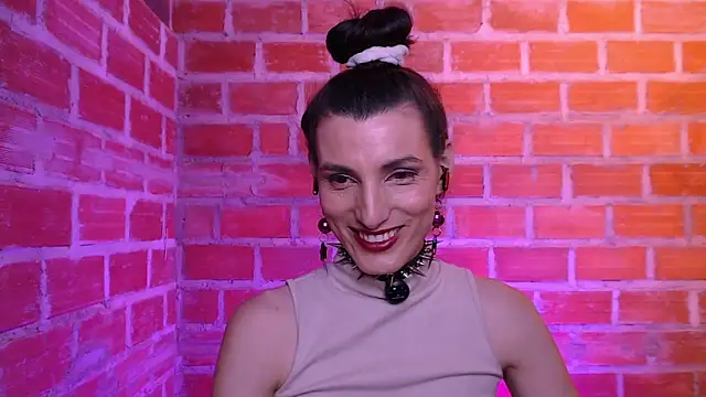 Moira-Hot online show from February 28, 2026, 12:10 am