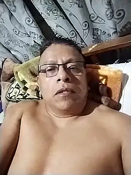 Snapshot of lalog254 chatting on December 18, 2025, 12:27 am lalog254 online show from December 18, 2025, 12:27 am