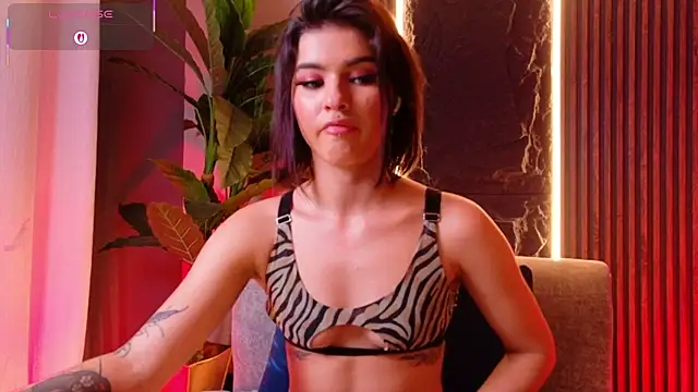 La Diabla 111  online show from September 16, 2025, 7:04 pm