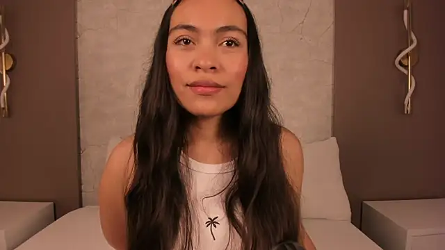 Snapshot of allie_bruce chatting on February 12, 2026, 2:33 am allie bruce online show from February 12, 2026, 2:33 am