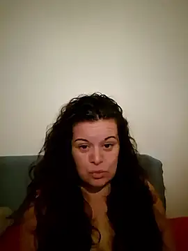 Snapshot of PerleRaree chatting on May 6, 2026, 8:57 pm PerleRaree online show from May 6, 2026, 8:57 pm