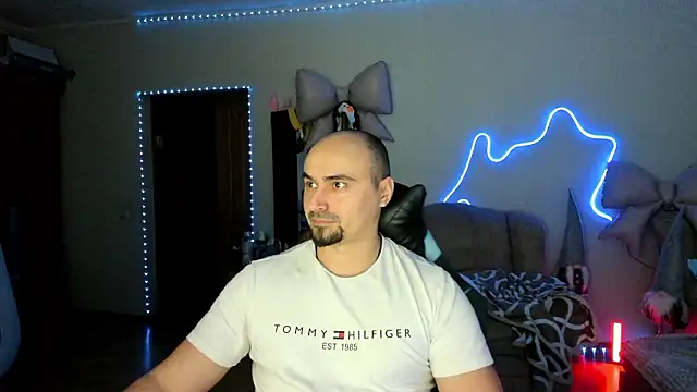 Snapshot of Gri_SH chatting on February 12, 2026, 7:02 pm Gri SH online show from February 12, 2026, 7:02 pm