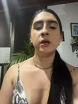 lola diez online show from June 1, 2026, 11:48 pm
