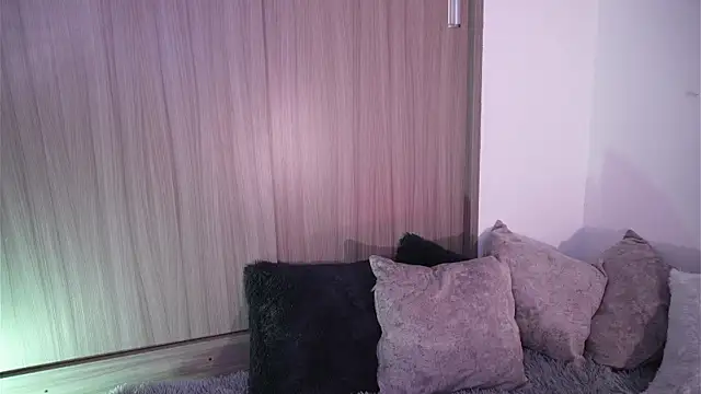 SophiieCumsx online show from August 5, 2026, 4:28 am