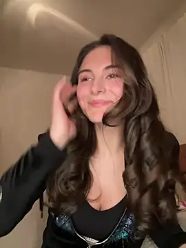 SophiiaStarr online show from April 18, 2026, 7:58 pm