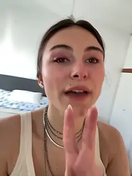 SophiiaStarr online show from April 9, 2026, 3:51 pm