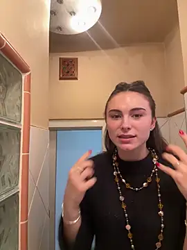 SophiiaStarr online show from March 4, 2026, 2:03 pm