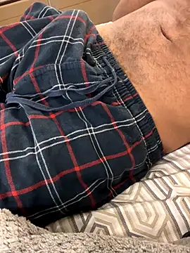 Snapshot of Hiuwee chatting on November 26, 2025, 12:43 am Hiuwee online show from November 26, 2025, 12:43 am