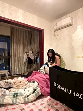 Snapshot of smgirls chatting on October 28, 2025, 10:47 am smgirls online show from October 28, 2025, 10:47 am