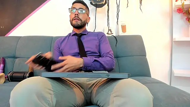 DanteWinter online show from October 16, 2025, 3:37 am