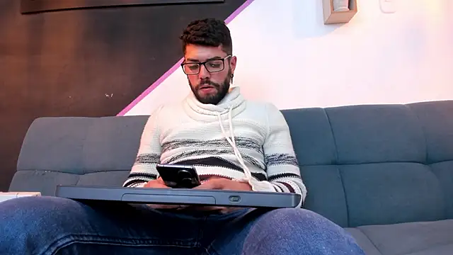 DanteWinter online show from September 25, 2025, 3:34 am