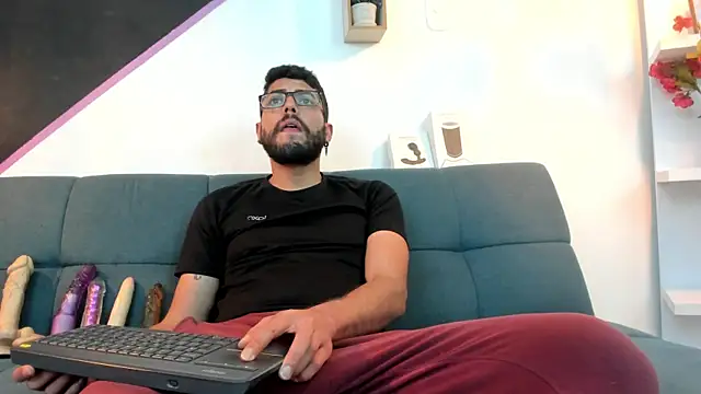 DanteWinter online show from September 22, 2025, 1:44 am