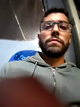 DanteWinter online show from October 17, 2025, 2:15 am