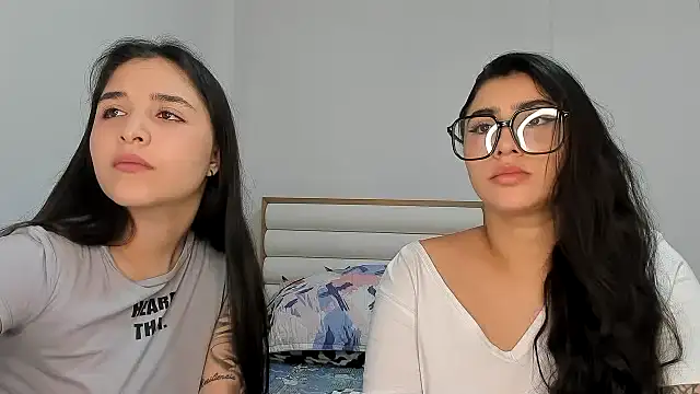 Snapshot of Sweet_and_Rous0 chatting on March 15, 2026, 2:07 am Sweet and Rous0 online show from March 15, 2026, 2:07 am