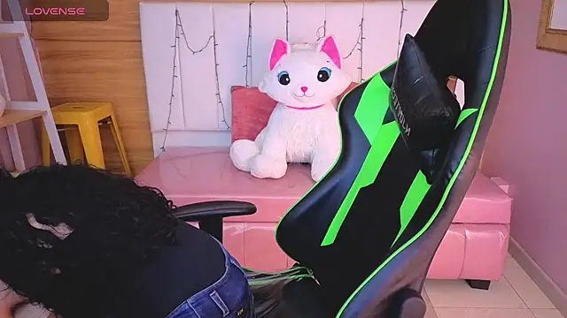 bella vibess s online show from March 25, 2026, 12:48 pm