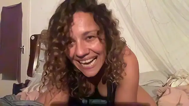 ShakiraLuxorinee online show from September 19, 2025, 9:41 pm