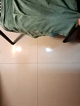 Gallo001 online show from November 26, 2025, 7:25 pm