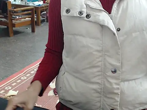 Ami 8x online show from November 30, 2025, 2:18 pm