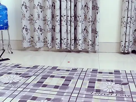 Ami 8x online show from October 10, 2025, 3:46 pm