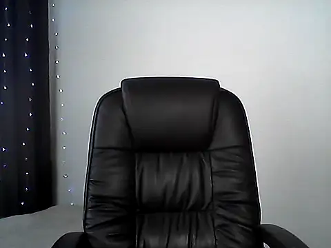 EllaLove2277 online show from December 16, 2025, 8:18 am