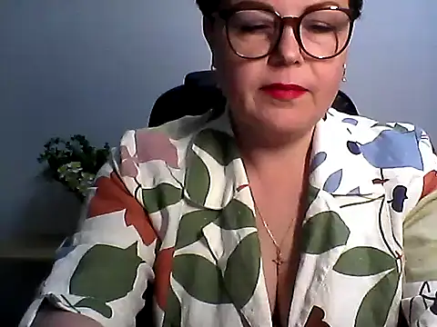 EllaLove2277 online show from April 18, 2026, 5:26 pm