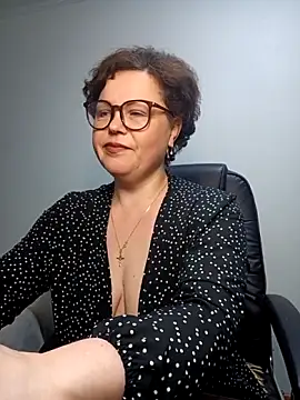 EllaLove2277 online show from April 8, 2026, 5:31 am