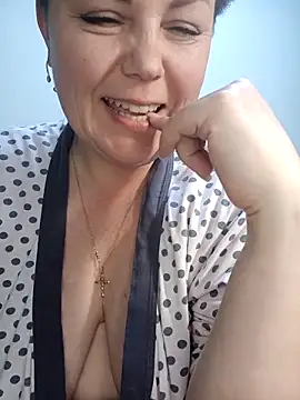 EllaLove2277 online show from April 8, 2026, 6:09 pm