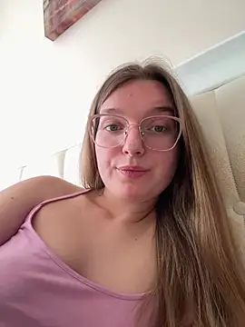 Bellatrisssaa online show from March 13, 2026, 10:31 am