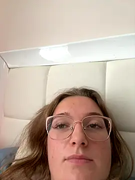 Bellatrisssaa online show from September 13, 2025, 1:22 pm