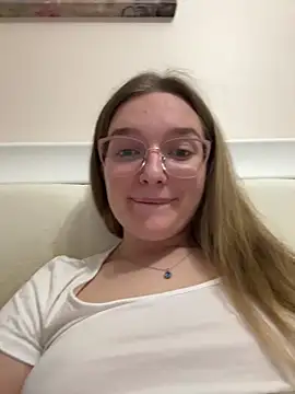 Snapshot of Bellatrisssaa chatting on April 11, 2026, 7:17 pm Bellatrisssaa online show from April 11, 2026, 7:17 pm