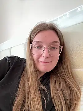 Bellatrisssaa online show from March 6, 2026, 1:50 pm