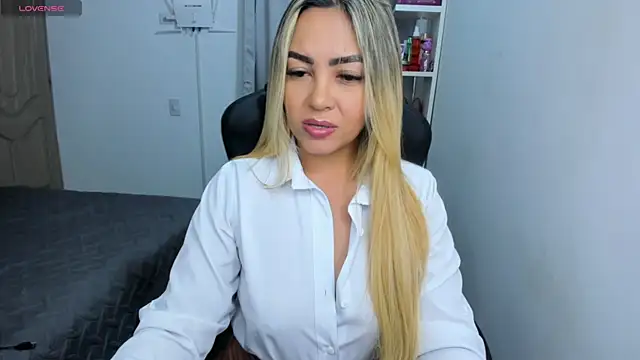 Snapshot of NicolPorto chatting on September 16, 2025, 11:55 am NicolPorto online show from September 16, 2025, 11:55 am