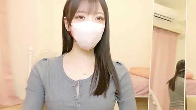 roachan  online show from March 5, 2026, 12:35 pm