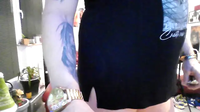 hellgirl1980 online show from October 7, 2025, 2:01 am