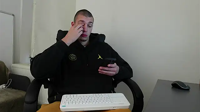 Ryan Dozer online show from November 8, 2025, 7:01 am