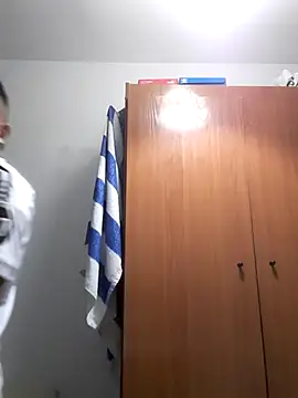 Andr3s69xxx online show from September 13, 2025, 7:25 pm