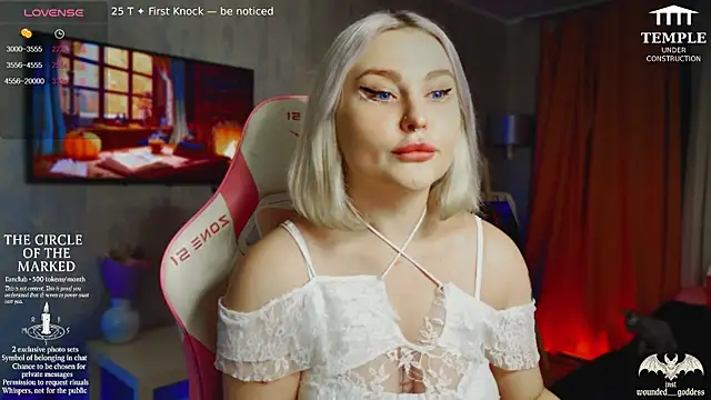 Wounded Goddess  online show from November 9, 2025, 3:27 pm