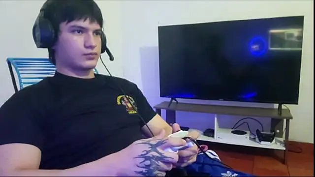 ErickWalton online show from October 28, 2025, 4:35 am