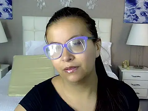 Snapshot of Amber_Rouge_ chatting on September 12, 2025, 12:05 pm Amber Rouge online show from September 12, 2025, 12:05 pm