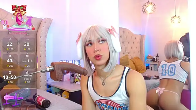 Eva Walker  online show from December 15, 2025, 4:51 am