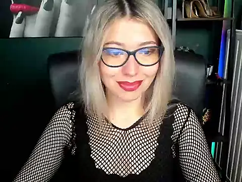 loveHeidi online show from July 13, 2026, 4:34 am