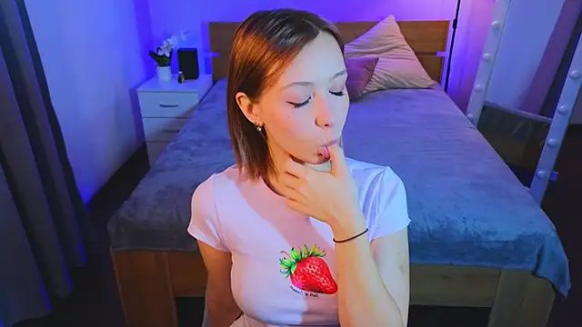 LumMina online show from December 3, 2025, 1:10 pm