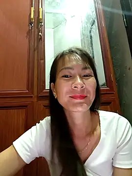 Yumyum kiw online show from October 18, 2025, 8:22 pm