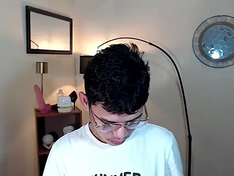 Snapshot of keirflorianxx chatting on October 16, 2025, 4:21 am keirflorianxx online show from October 16, 2025, 4:21 am