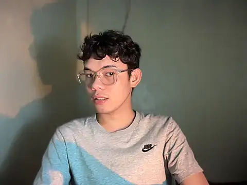 Snapshot of keirflorianxx chatting on September 16, 2025, 1:01 pm keirflorianxx online show from September 16, 2025, 1:01 pm