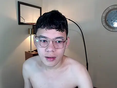 Snapshot of keirflorianxx chatting on October 7, 2025, 12:50 pm keirflorianxx online show from October 7, 2025, 12:50 pm