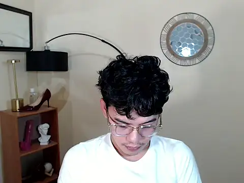 Snapshot of keirflorianxx chatting on September 19, 2025, 6:06 am keirflorianxx online show from September 19, 2025, 6:06 am