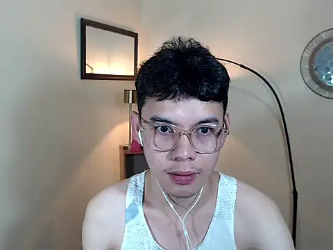 Snapshot of keirflorianxx chatting on October 14, 2025, 5:41 am keirflorianxx online show from October 14, 2025, 5:41 am