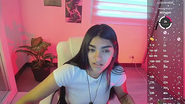 Snapshot of amarasilk_ chatting on May 19, 2026, 10:17 pm amarasilk online show from May 19, 2026, 10:17 pm