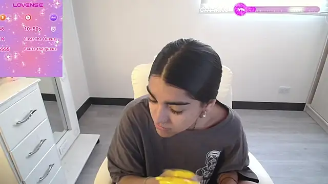 amarasilk  online show from February 12, 2026, 7:13 pm